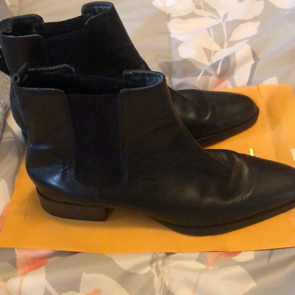 Lauren Ralph Lauren Katherine Ankle. Boot